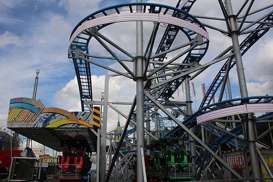 Oktoberfest-Neuheit 2017: der Drifting Coaster von FTE Ahrend (©Foto: Martin Schmitz)